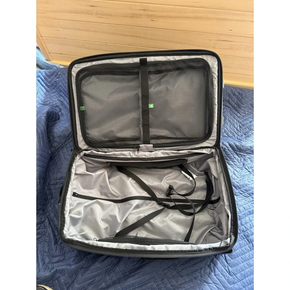 Ogio Alpha Layover Wheeled Rolling Travel Bag Suitcase/Luggage - 5924048OG -